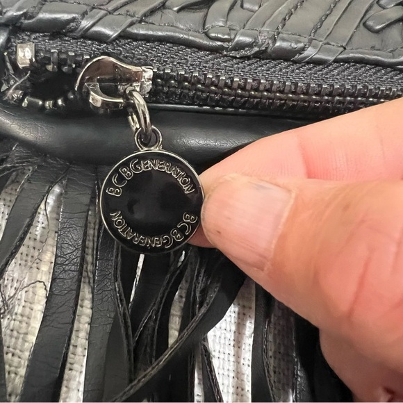 BCBG GENERATION Black Leather Fringe Clutch Bag Magnetic Snap Closure Zipper EUC - Picture 8 of 8